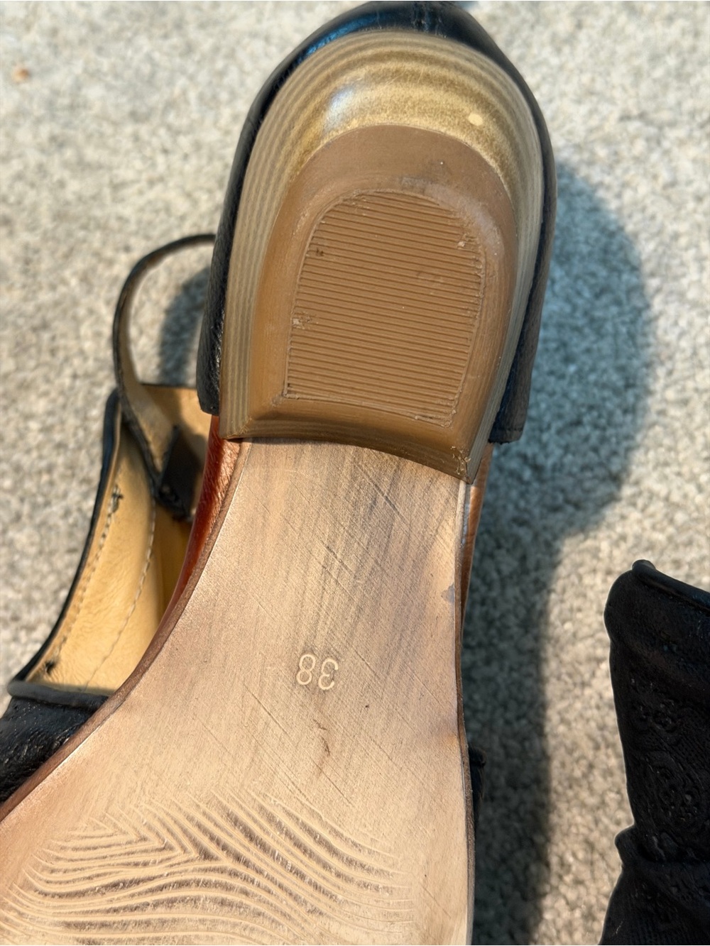 Miz Mooz Black Leather Open-Toe Sandals. Size 38 / US 8-8.5 - Picture 4 of 15